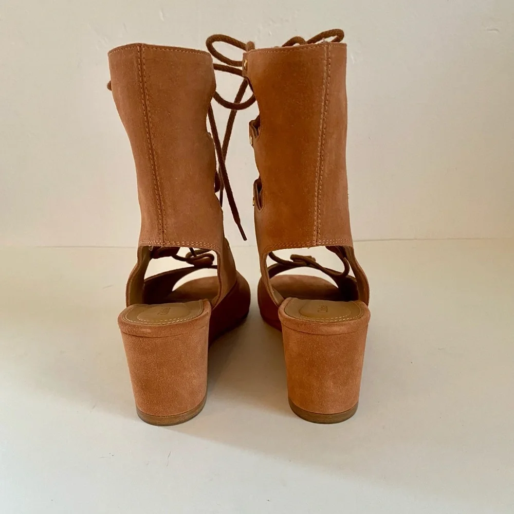 NWT CHLOE TAN SUEDE LACE UP WEDGE RUNWAY GLADIATOR SANDAL - Picture 4 of 16